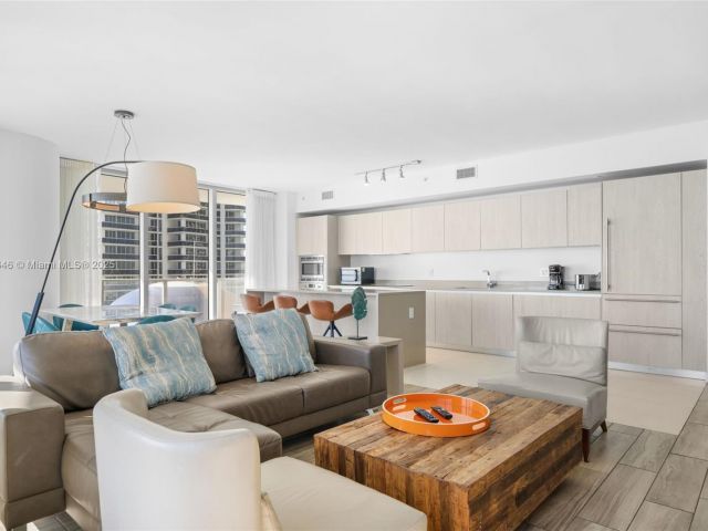 Apartment for sale  Unit #1001 - photo 6724347