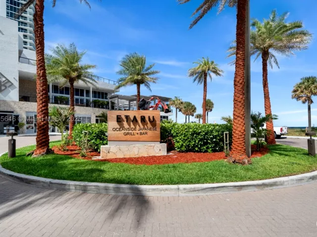 3-bedroom condo for sale in Hollywood - 4111 S Ocean Dr 1001 - MondialRealty