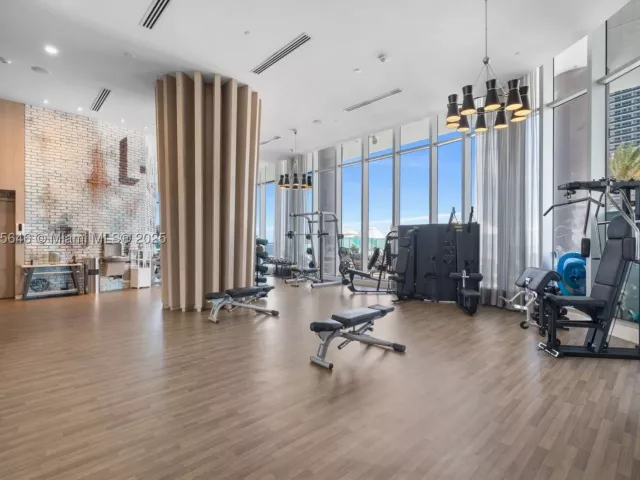 3-bedroom condo for sale in Hollywood - 4111 S Ocean Dr 1001 - MondialRealty