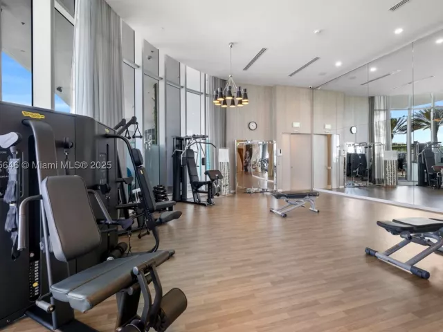 3-bedroom condo for sale in Hollywood - 4111 S Ocean Dr 1001 - MondialRealty