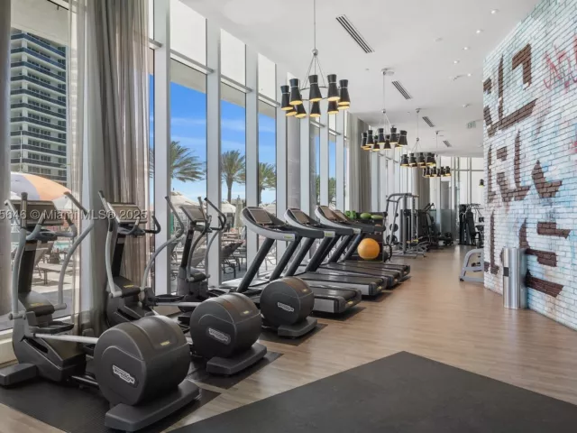 3-bedroom condo for sale in Hollywood - 4111 S Ocean Dr 1001 - MondialRealty