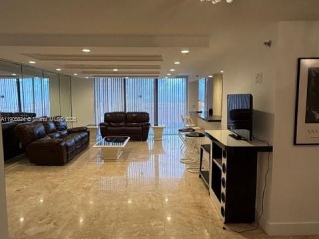 Apartment for rent  Unit #301 - photo 7437076