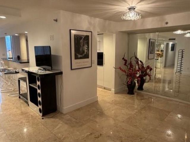 Apartment for rent  Unit #301 - photo 7437077