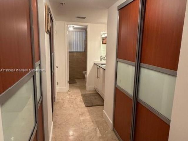 Apartment for rent  Unit #301 - photo 7437094