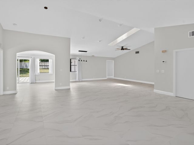 Home for rent at 875 NW 4th Avenue - photo 6749405