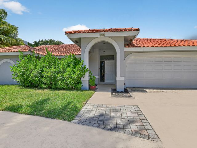 Home for rent at 875 NW 4th Avenue - photo 6749410