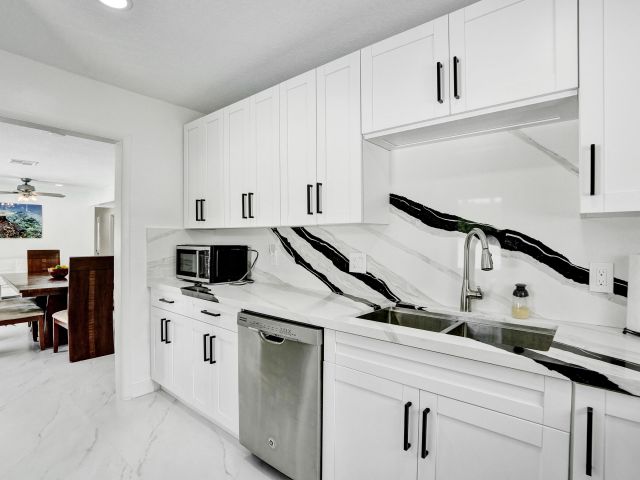 Home for rent at 1633 SE 5th Ct Court - photo 6750957