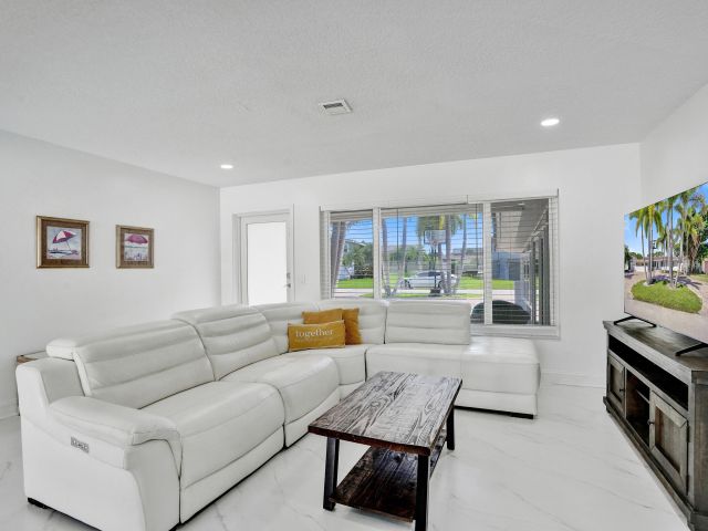 Home for rent at 1633 SE 5th Ct Court - photo 6750968