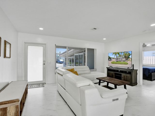 Home for rent at 1633 SE 5th Ct Court - photo 6750972