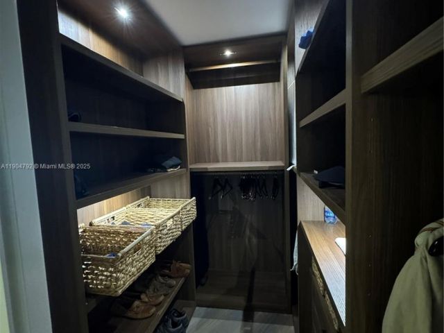 Apartment for rent  Unit #D608 - photo 6725375