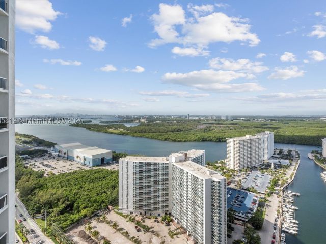 2-bedroom condo for sale in Sunny Isles Beach - 15811 Collins Ave 3405 - MondialRealty