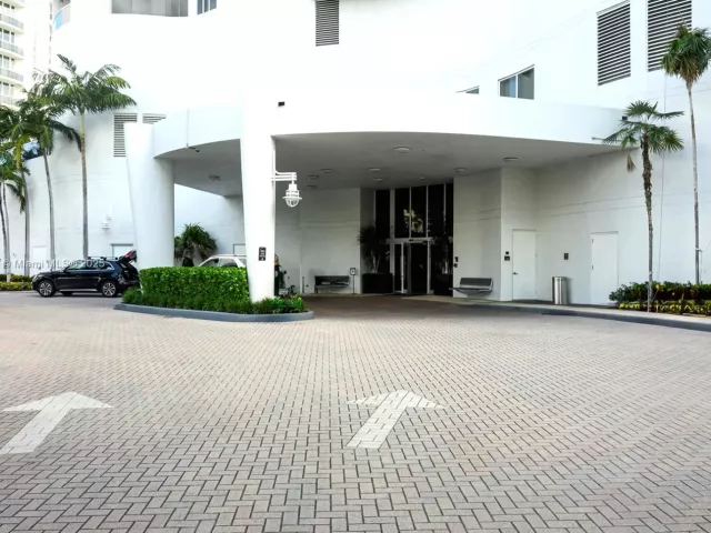 Apartment for sale  Unit #3405 - photo 6725042