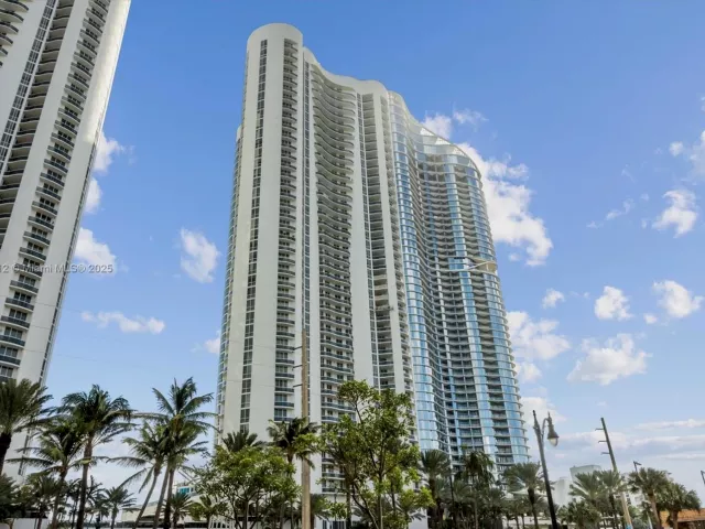 Apartment for sale  Unit #3405 - photo 6725044