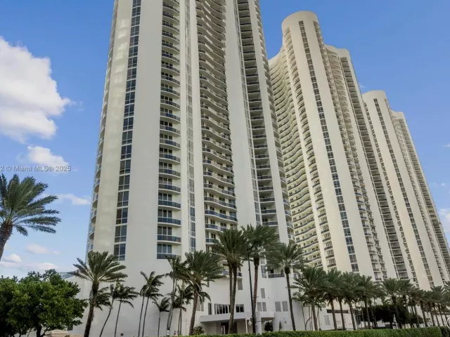 Apartment for sale  Unit #3405 - photo 6725045