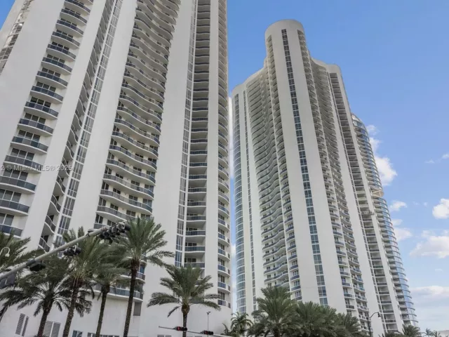 Apartment for sale  Unit #3405 - photo 6725046