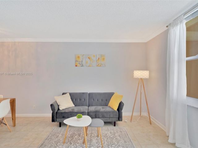 condo for rent in Hollywood - 2501 S Ocean Dr 1432 - MondialRealty