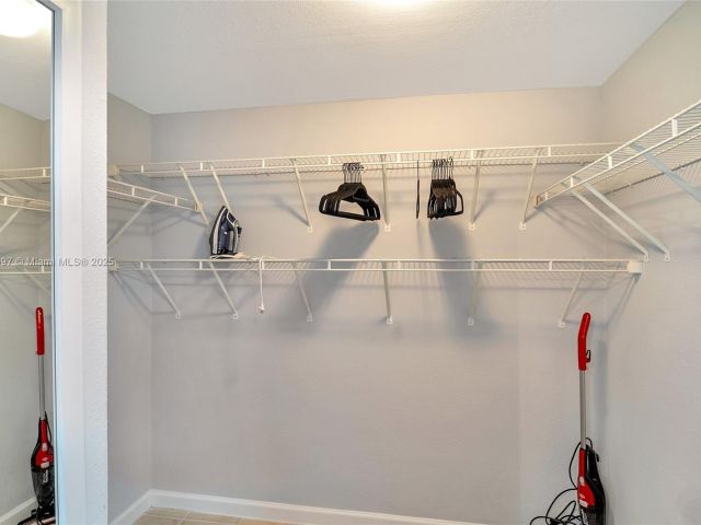 condo for rent in Hollywood - 2501 S Ocean Dr 1432 - MondialRealty