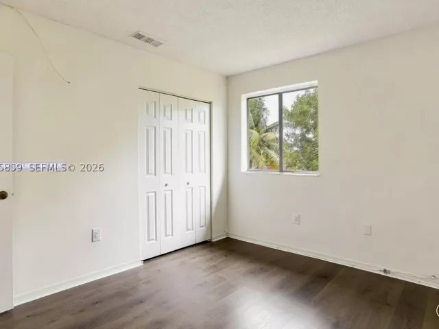 4-bedroom home for sale in Miami - 7515 SW 164th Ct - MondialRealty