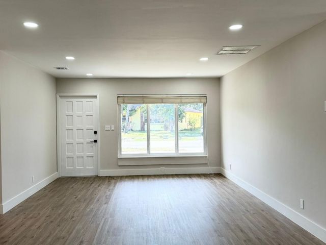 Home for sale at 2008 NW 10th Avenue - photo 6730327