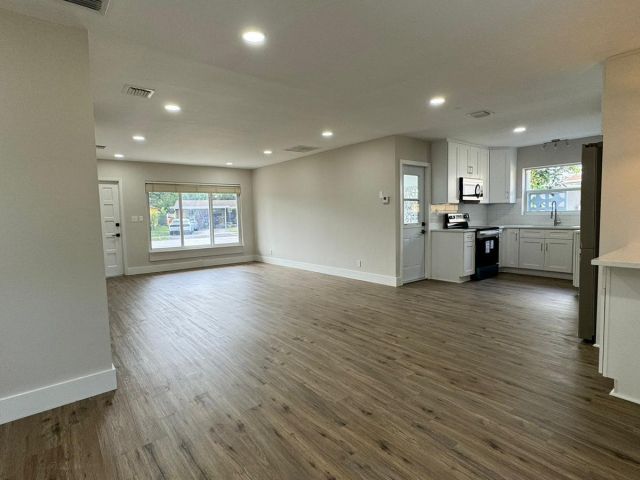 Home for sale at 2008 NW 10th Avenue - photo 6730328