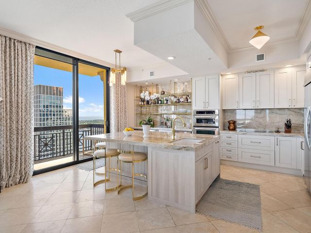 Apartment for sale  Unit #2012 - photo 6729352