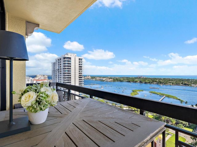 Apartment for sale  Unit #2012 - photo 6758170