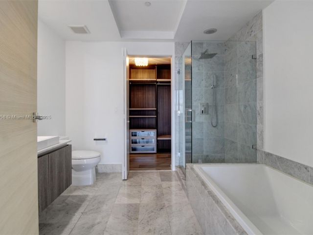 Apartment for sale  Unit #4309 - photo 6726932