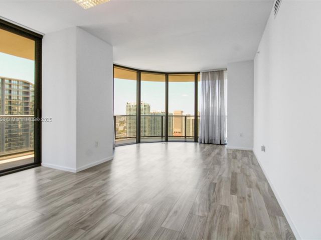 Apartment for sale  Unit #4309 - photo 6726935