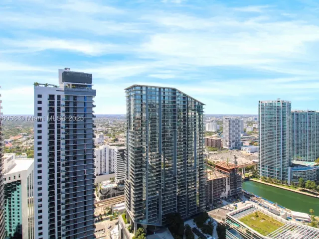 3-bedroom condo for sale in Miami - 801 S Miami Ave 4309 - MondialRealty