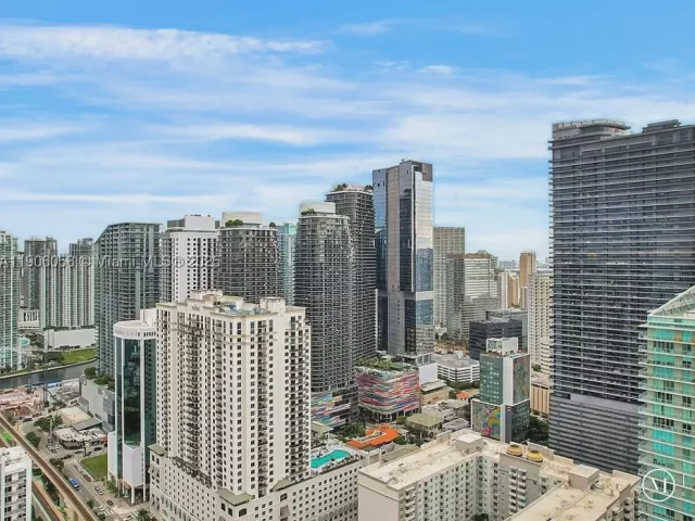 3-bedroom condo for sale in Miami - 801 S Miami Ave 4309 - MondialRealty