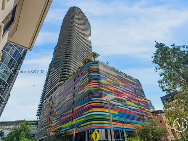 3-bedroom condo for sale in Miami - 801 S Miami Ave 4309 - MondialRealty