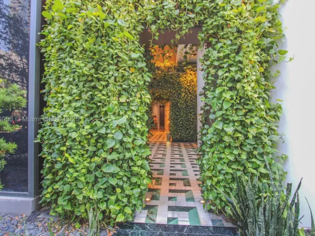 3-bedroom condo for sale in Miami - 801 S Miami Ave 4309 - MondialRealty