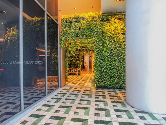 3-bedroom condo for sale in Miami - 801 S Miami Ave 4309 - MondialRealty