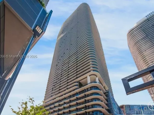 3-bedroom condo for sale in Miami - 801 S Miami Ave 4309 - MondialRealty