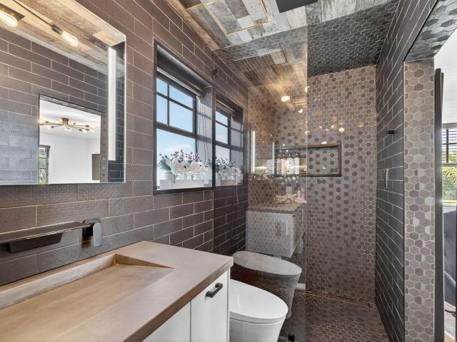 Home for sale at 535 36th Street - photo 6728041