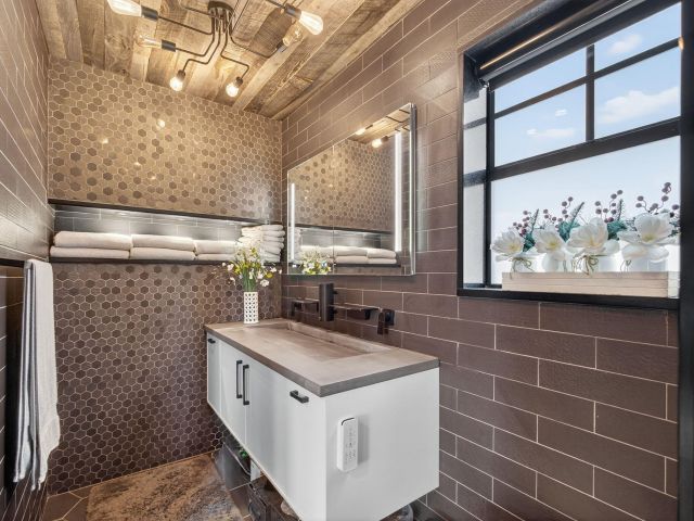 Home for sale at 535 36th Street - photo 6728042