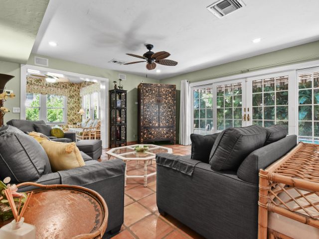 Home for rent at 194 Almeria Road - photo 6728182