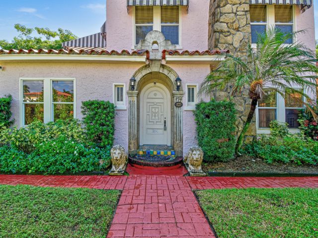 Home for rent at 194 Almeria Road - photo 6728194