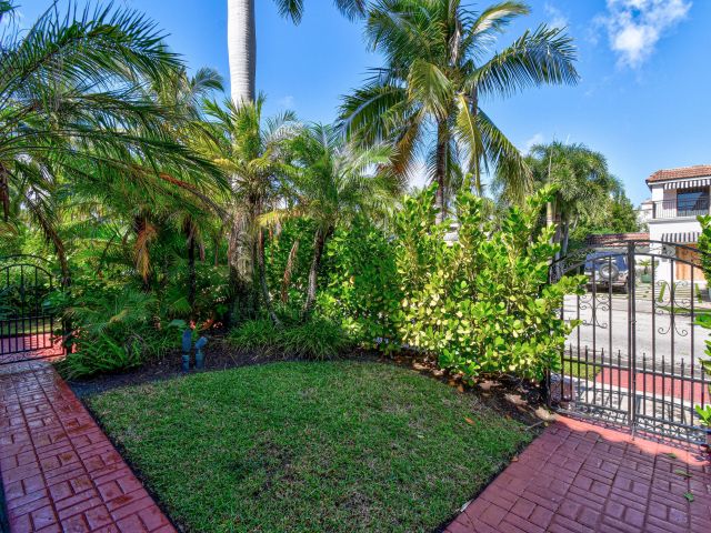 Home for rent at 194 Almeria Road - photo 6728196