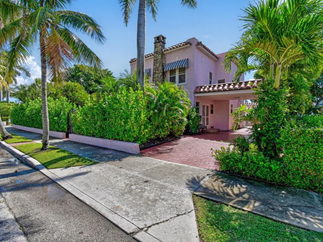 Home for rent at 194 Almeria Road - photo 6728197