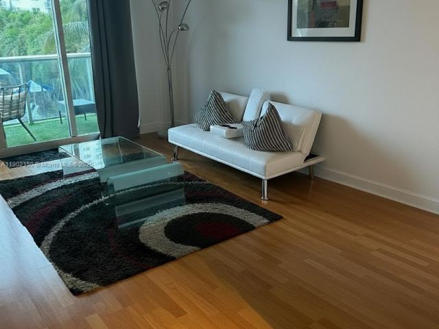 1-bedroom condo for sale in Sunny Isles Beach - 19370 Collins Ave 206 - MondialRealty