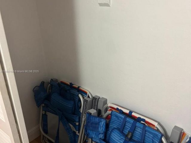 1-bedroom condo for sale in Sunny Isles Beach - 19370 Collins Ave 206 - MondialRealty