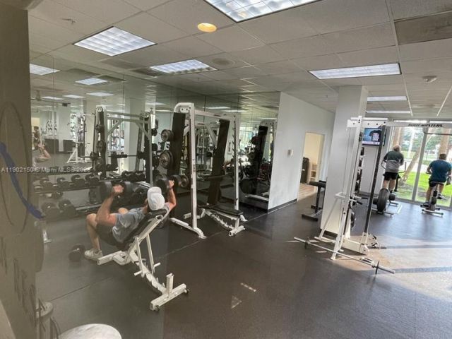 1-bedroom condo for sale in Sunny Isles Beach - 19370 Collins Ave 206 - MondialRealty