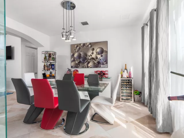 5-bedroom home for sale in West Palm Beach - 7797 Maywood Crest Drive - MondialRealty