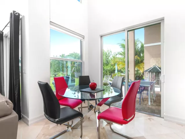 5-bedroom home for sale in West Palm Beach - 7797 Maywood Crest Drive - MondialRealty