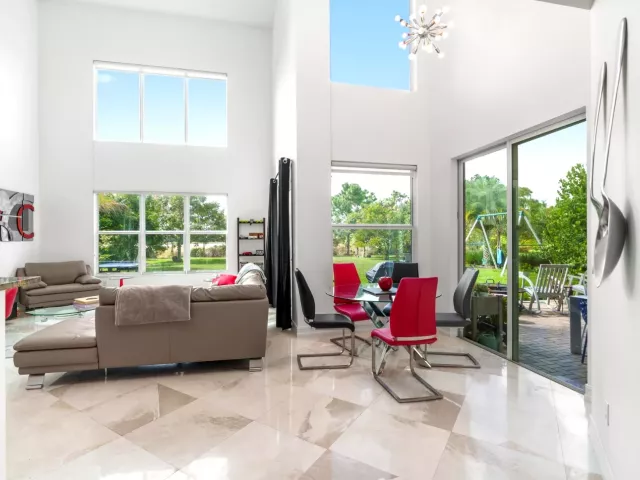 5-bedroom home for sale in West Palm Beach - 7797 Maywood Crest Drive - MondialRealty
