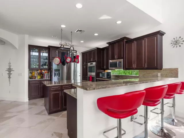 5-bedroom home for sale in West Palm Beach - 7797 Maywood Crest Drive - MondialRealty