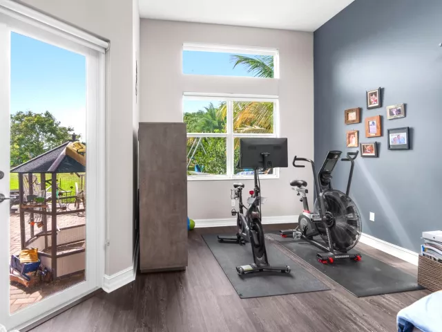 5-bedroom home for sale in West Palm Beach - 7797 Maywood Crest Drive - MondialRealty