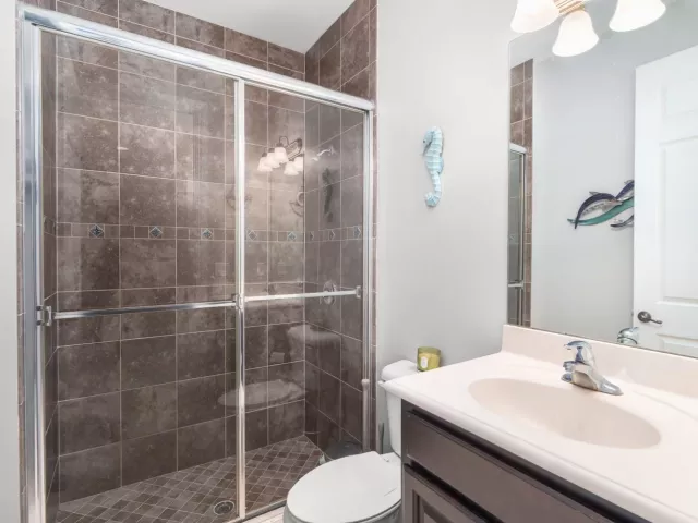 5-bedroom home for sale in West Palm Beach - 7797 Maywood Crest Drive - MondialRealty