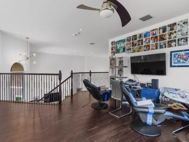 5-bedroom home for sale in West Palm Beach - 7797 Maywood Crest Drive - MondialRealty